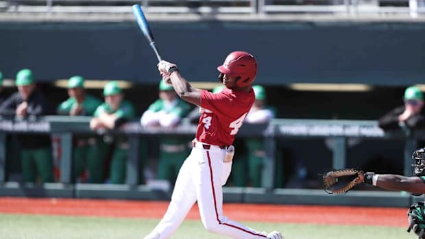 Alabama center fielder TJ McCants (44).